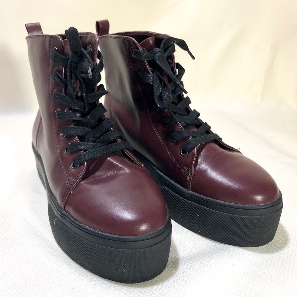 F21 BURGUNDY PLATFORM LACED BOOTS